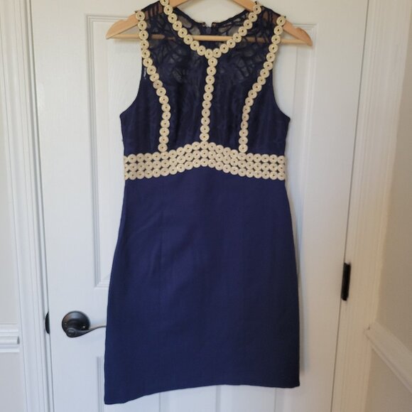 Lilly Pulitzer Leigh Stretch Shift Dress True Navy & Gold Lace Accents Sz 2 - Picture 1 of 5